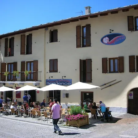 Lägenhetshotell La Tana Del Ghiro 3*