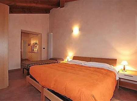 Lägenhetshotell La Tana Del Ghiro