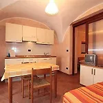 La Tana Del Ghiro Aparthotel