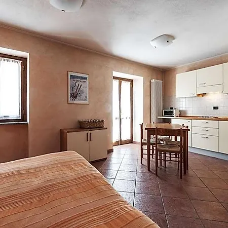 Apart-hotel La Tana Del Ghiro 3*