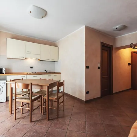 La Tana Del Ghiro Apartahotel